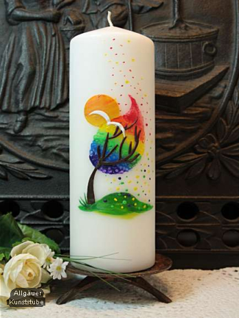 Taufkerze Aurora mit Regenbogenbaum