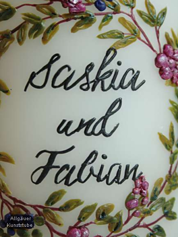 Hochzeitskerze Neele mit Blütenkranz