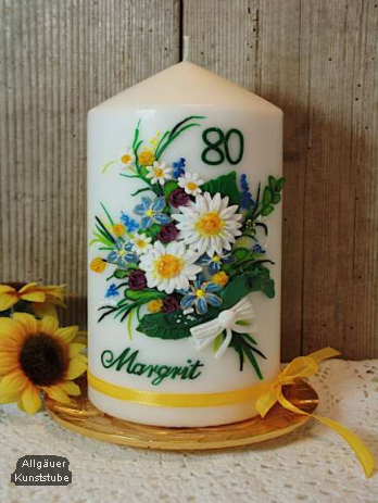 Geburtstagskerze Beatrix mit Blüten